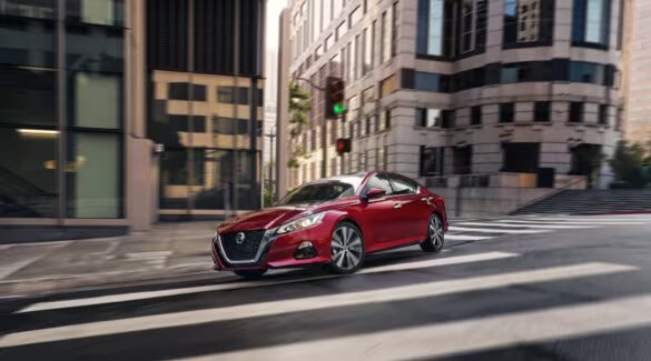 C274 585x325 door to door